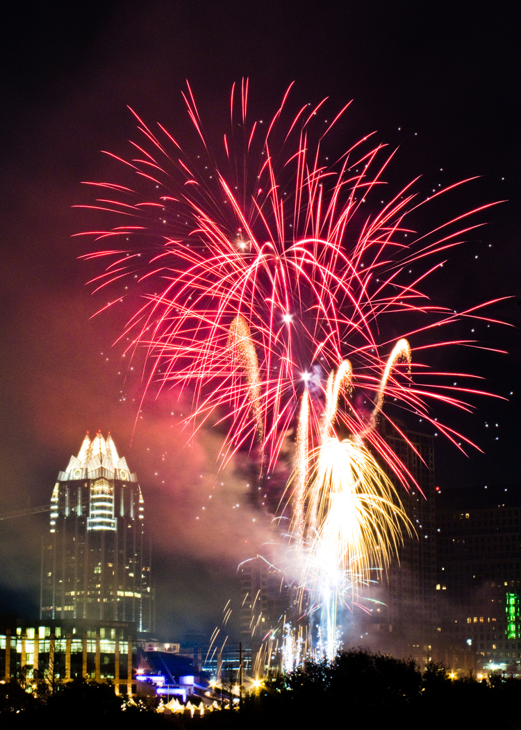 fireworks austin viewpoint lookout viewing frost bank tower artillery shell