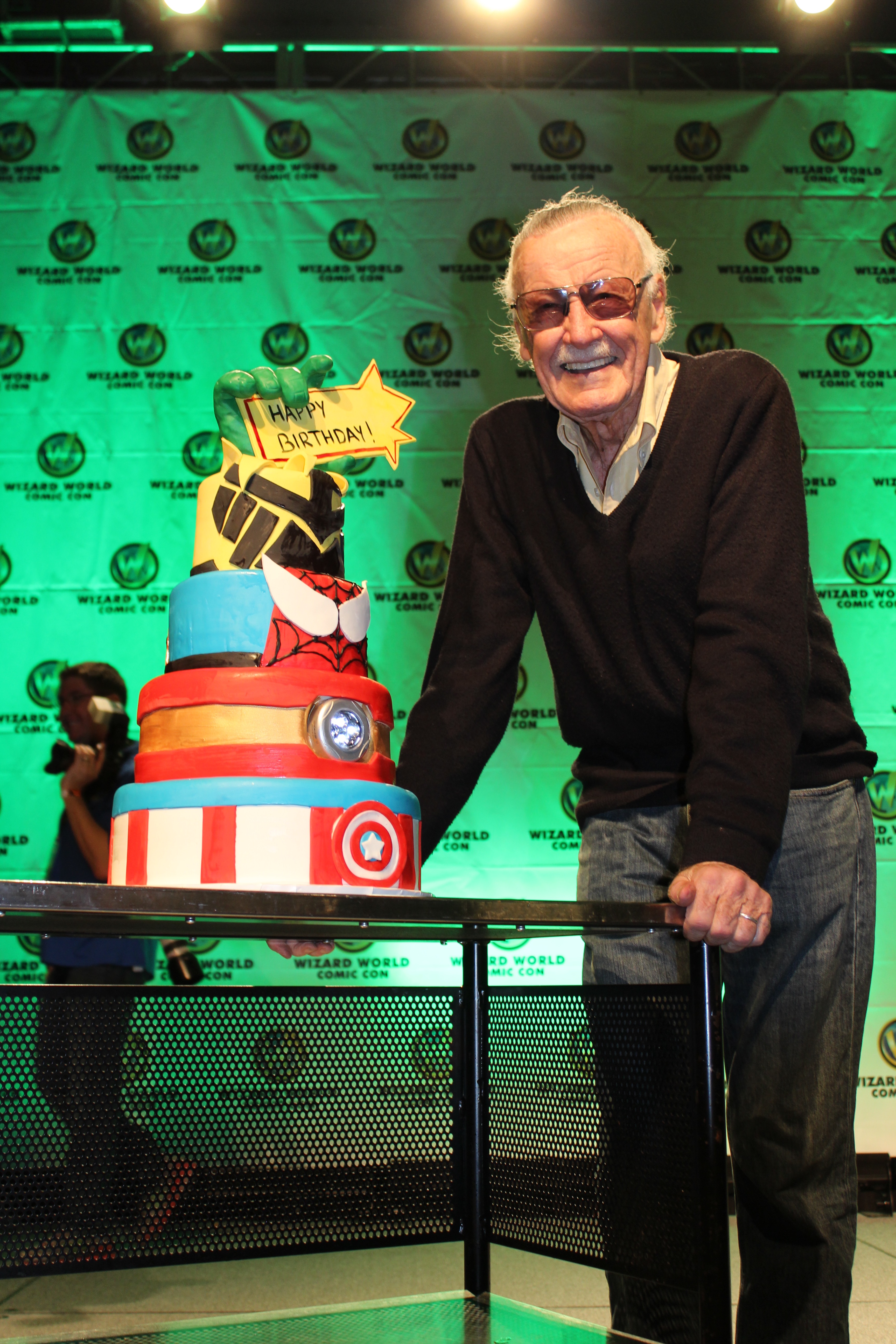 Stan Lee celebrating his birthday at Austin Comic Con
