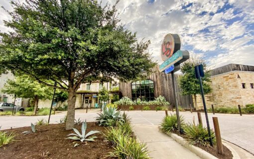 Austin Boutique Hotel Lone Star Court Hotel Is The Ultimate Local Getaway