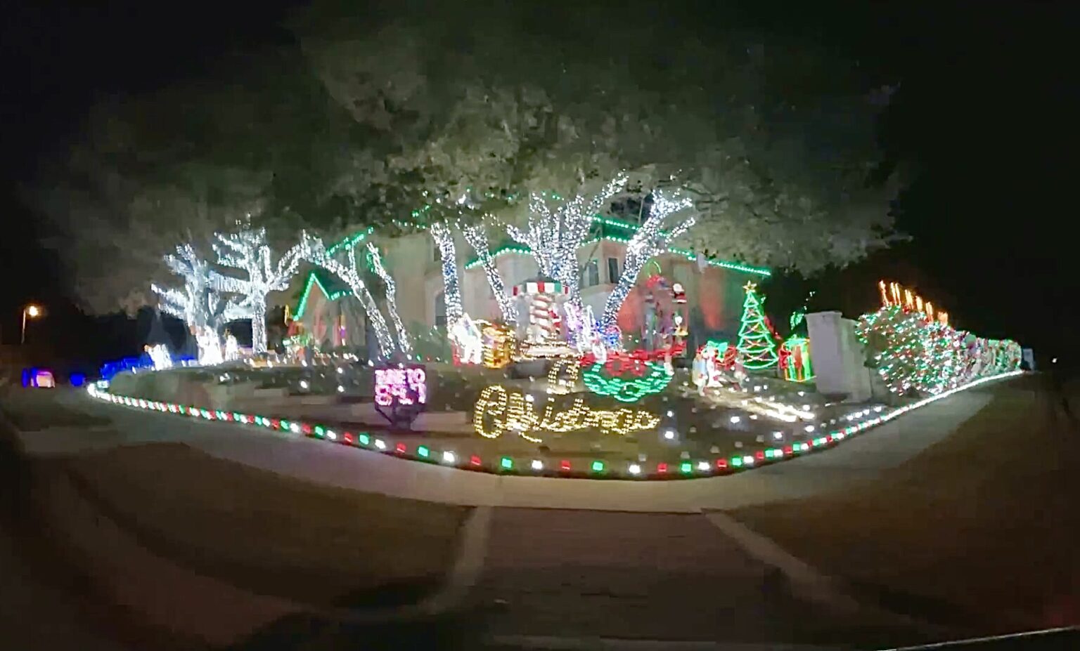 Looking For the Best Christmas Lights? Head to Round Rock!